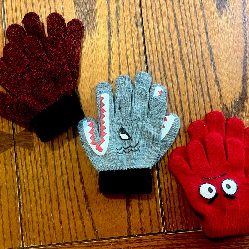 3 pair toddler gloves, Boys